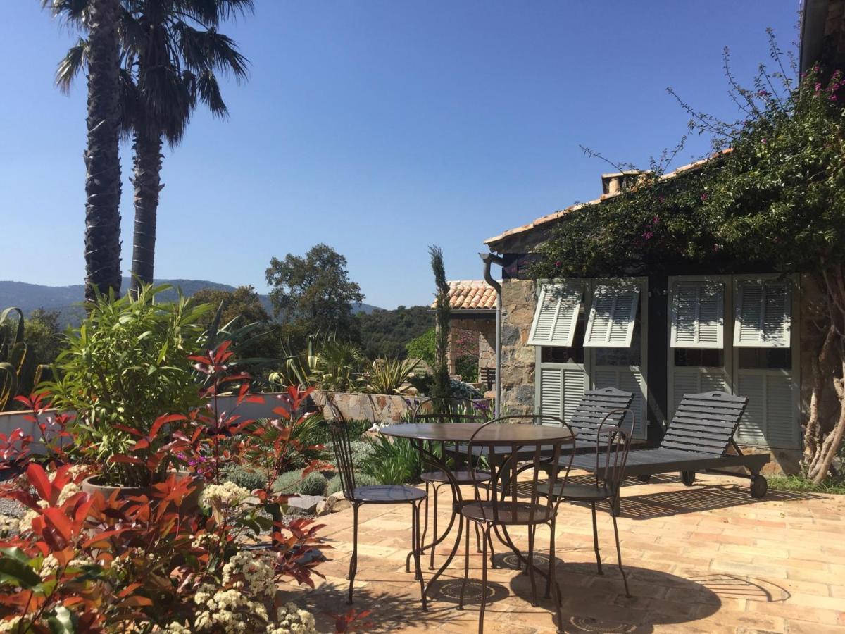 Bed and Breakfast Les Aurochs Grimaud Zewnętrze zdjęcie