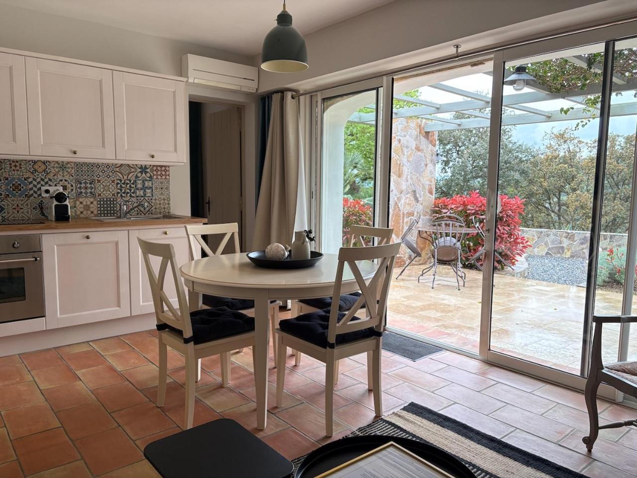 Bed and Breakfast Les Aurochs Grimaud Zewnętrze zdjęcie