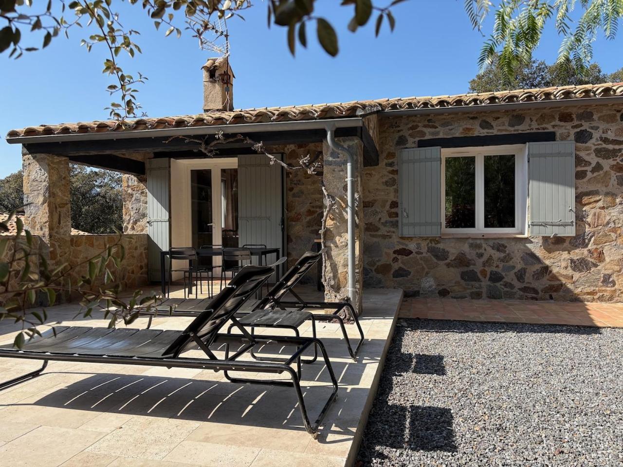 Bed and Breakfast Les Aurochs Grimaud Zewnętrze zdjęcie